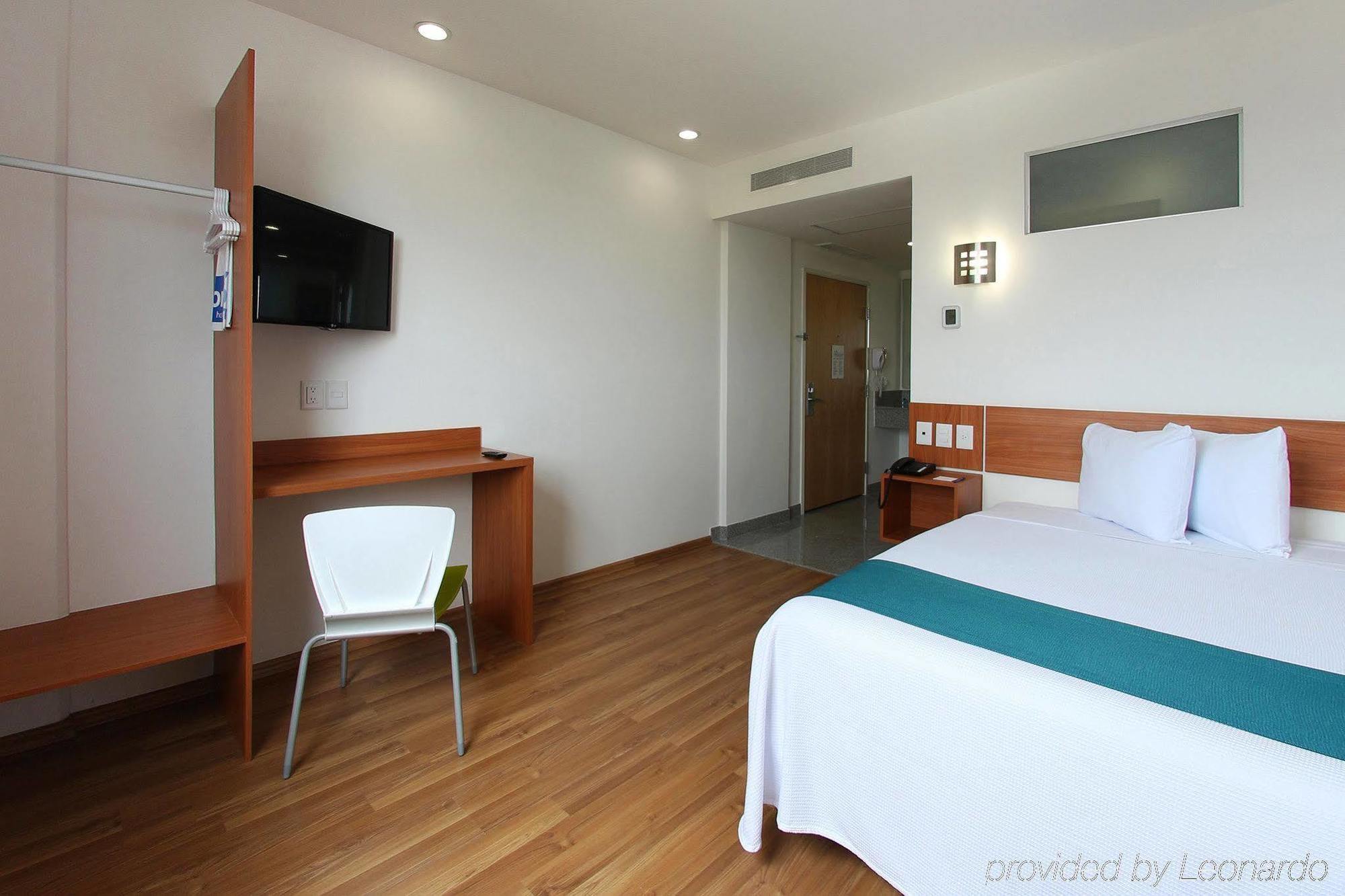 One Guadalajara Periferico Poniente Hotel Zapopan Room photo