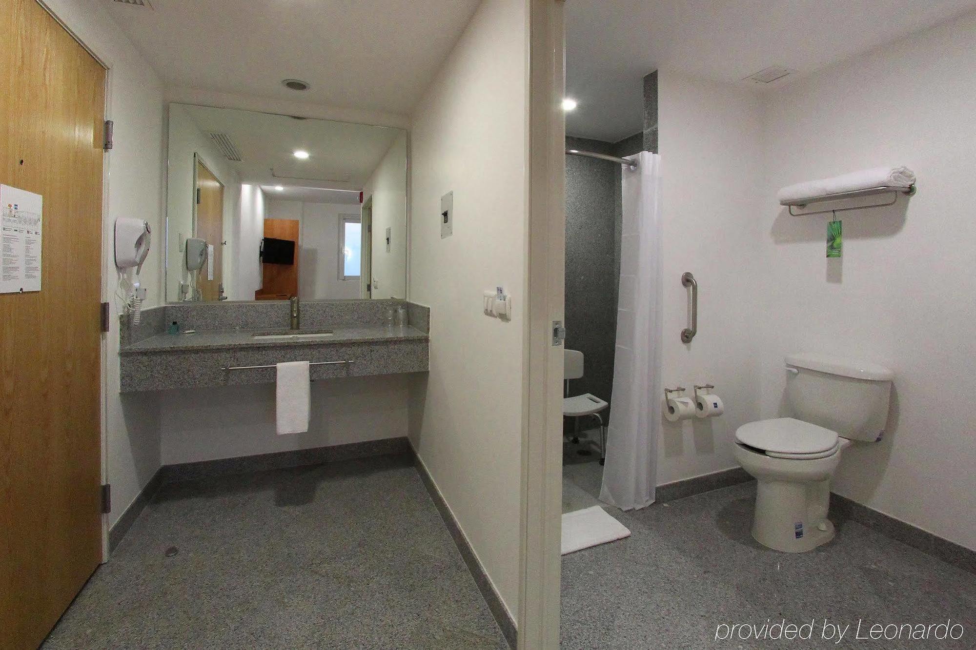 One Guadalajara Periferico Poniente Hotel Zapopan Room photo