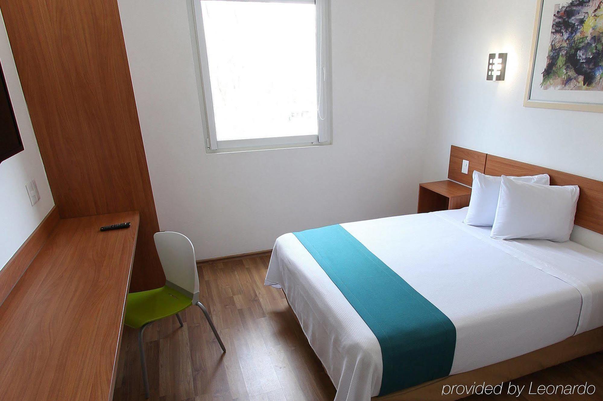 One Guadalajara Periferico Poniente Hotel Zapopan Room photo