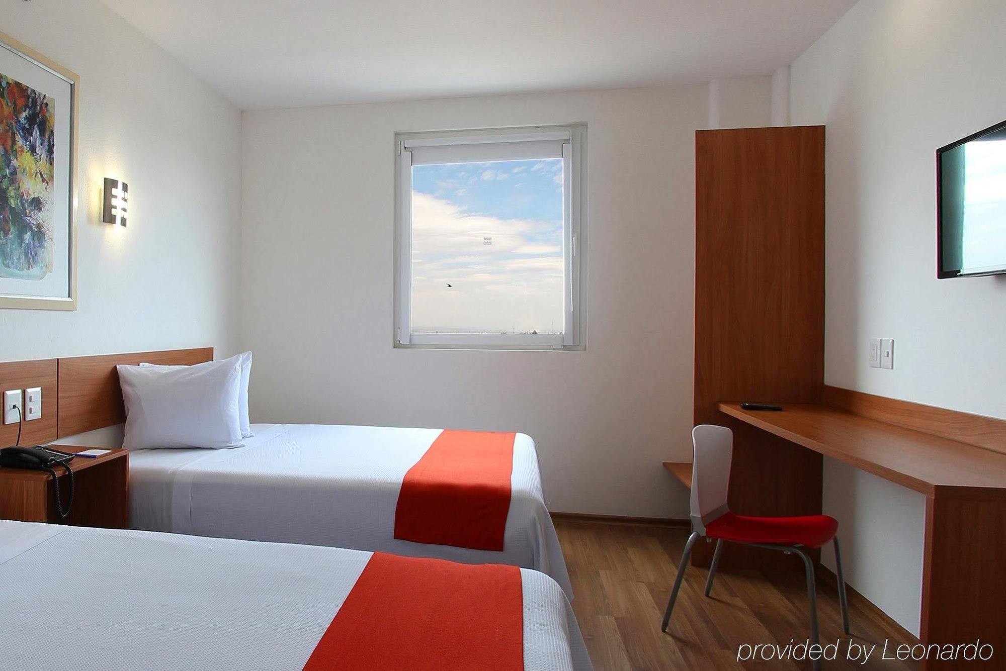One Guadalajara Periferico Poniente Hotel Zapopan Room photo